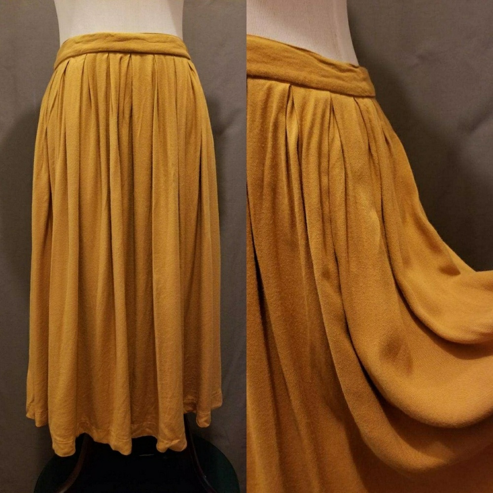 Forever 21 Mustard Yellow Skirt size M